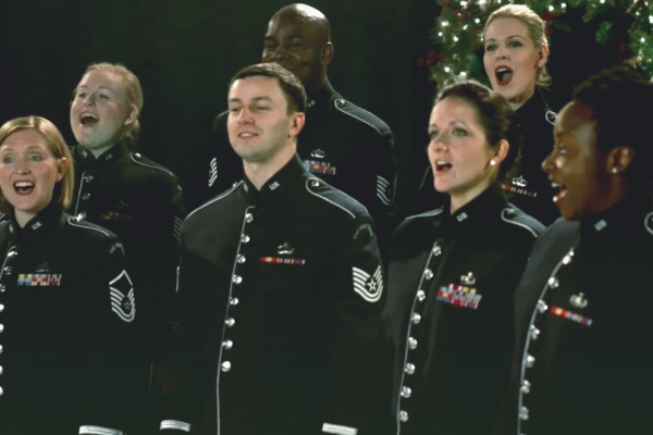 Такого вы еще не слышали: военный оркестр США спел для украинцев «Щедрик». ВИДЕО