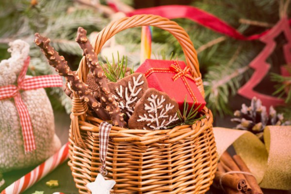 Скатерть-самобранка: новогодние корзины в заведениях Киева