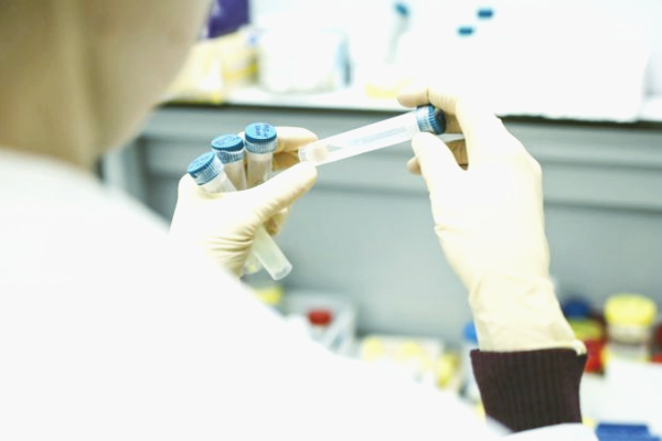 Стало известно, сколько будет стоить вакцина от коронавируса в частных клиниках