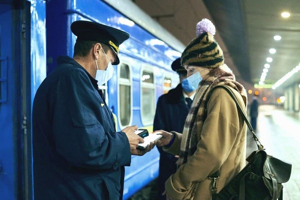 Укрзализныця может упростить требования к документам: что это значит