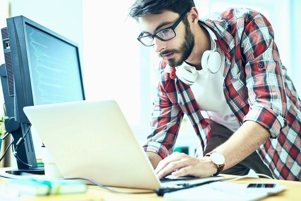 Американский сервис такси Lyft активно ищет работников в Киеве