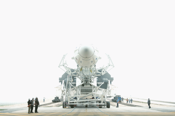 SpaceX разыграет два места в первом гражданском полете в космос