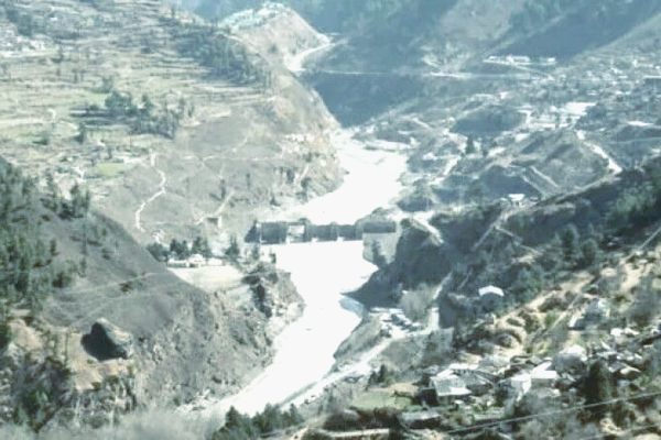 На севере Индии сошел ледник: около 150 человек пропали без вести