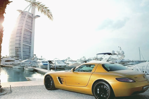 В ОАЭ теперь можно управлять авто с водительскими удостоверениями Украины