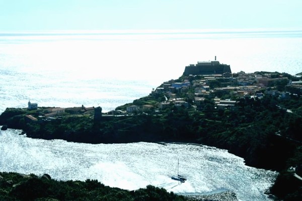 На маленьком острове в Италии все жители под подозрением из-за серии краж