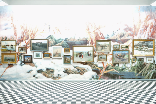 Пшонка-стайл: в сети высмеяли убранство одного из выставочных залов киевского музея