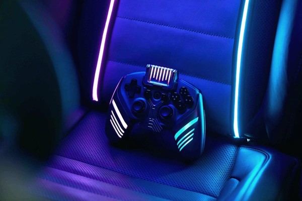 Японская компания создала спортивный автомобиль с игровыми функциями