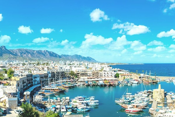 Кипр отложил открытие границ для украинских туристов