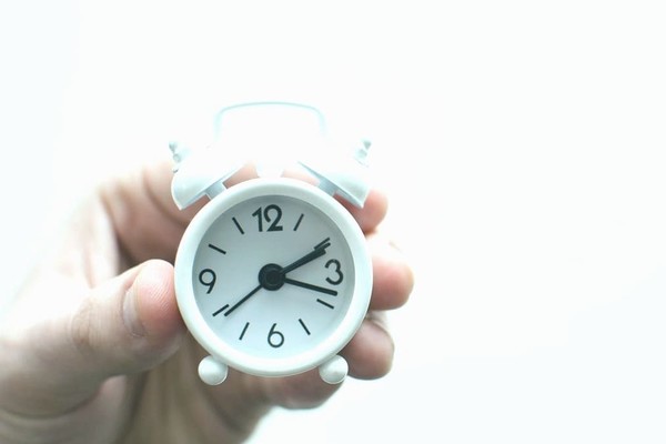 Перевод часов на летнее время в Украине в 2021 году: когда поводить часы