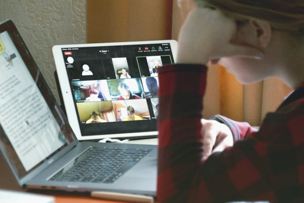 В Украине школы снова переходят на дистанционное обучение: перечень и даты