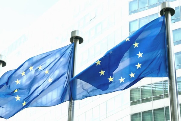 ЕС собирается внедрить новые правила безвиза для украинцев: что изменится и когда