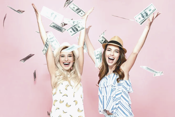 Стало известно, сколько денег нужно украинцам для полного счастья