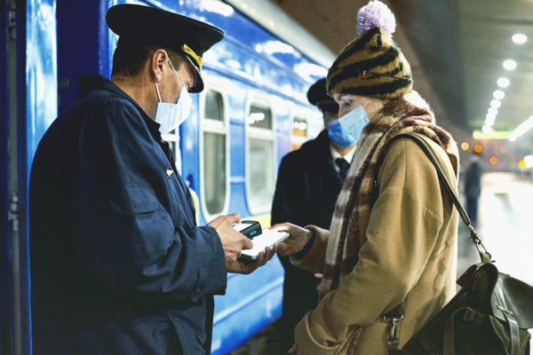 В «Укрзализныце» сказали, как будет наложено ж/д сообщение в красных зонах