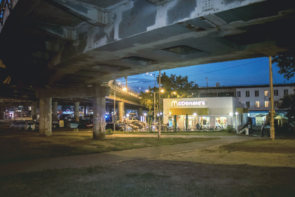 В Киеве сносят сразу два ресторана сети McDonald’s, (ВИДЕО)