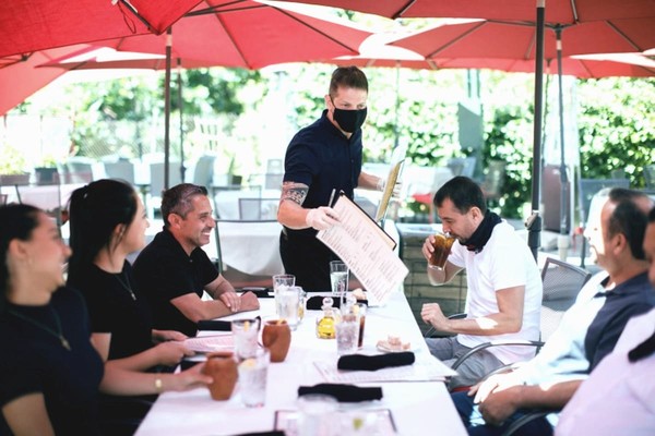 Киевским ресторанам пока не разрешат открывать летние площадки