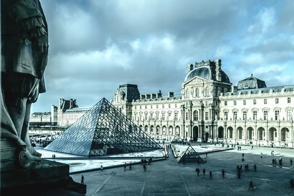 Лувр оцифровал всю свою коллекцию и открыл бесплатный доступ к ней