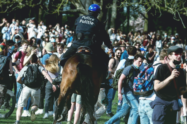 На фейковый концерт Daft Punk в карантин пришли 5 тысяч человек