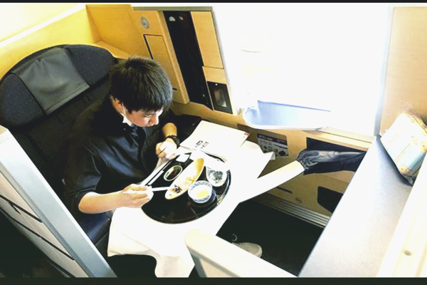 Одна из популярных авиакомпаний Японии превратила самолет в ресторан