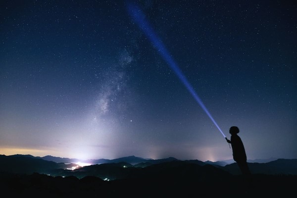 Украинцам предлагают отправить свои мечты и желания в космос