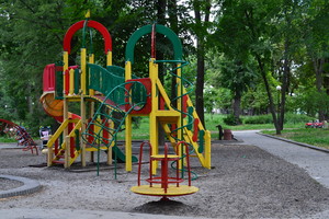 В Киеве в Мариинском парке появится инклюзивная детская площадка (видео)