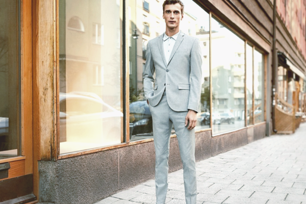 Бренд одежды H&M собирается выдавать в бесплатный прокат мужские костюмы на собеседования