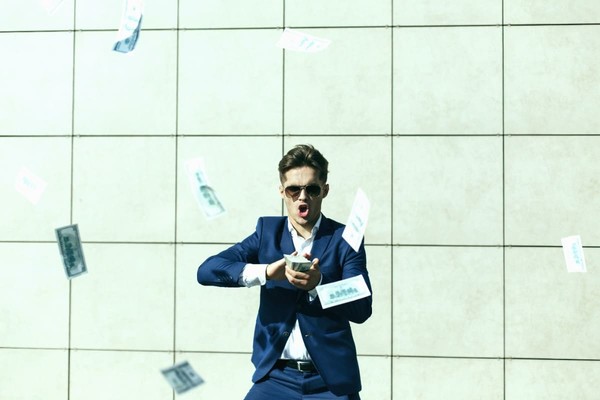 Король отсутствующих: в Италии мужчина 15 лет прогуливал работу и получал зарплату