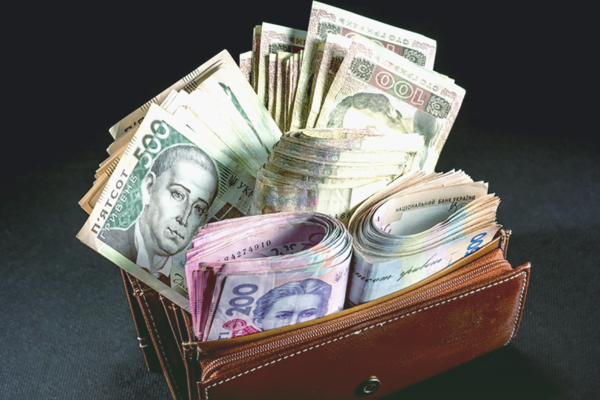 В Украине анонсировали повышение средней зарплаты до 14,5 тысячи гривен 