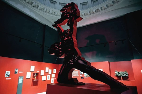 В Киеве на ВДНГ открылась бесплатная мультимедийная выставка про Чернобыль