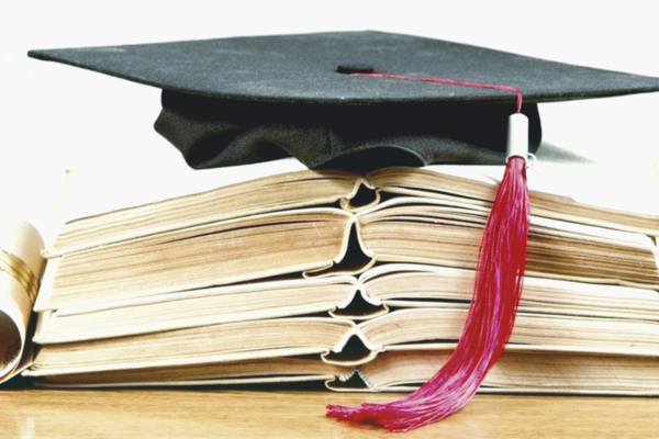 В Украине хотят штрафовать за продажу дипломных и курсовых работ