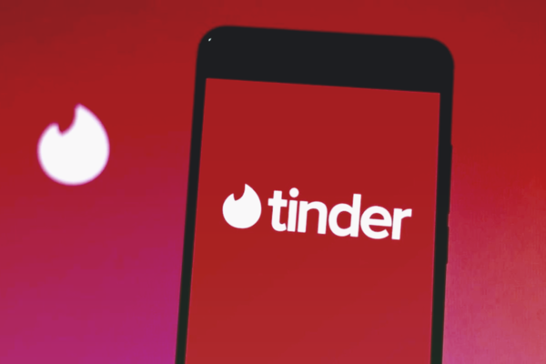 Интересы и черты характера: Tinder запустит функцию, которая проверяет совместимость