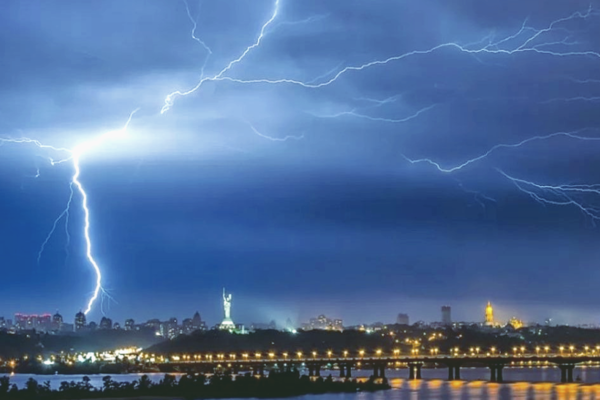 Киев накроют грозы: синоптики предупреждают о непогоде