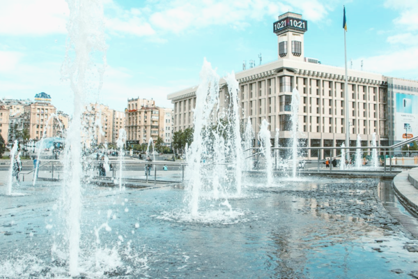 В Киеве стартовал сезон фонтанов (фото)