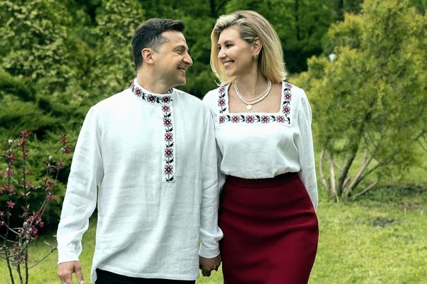 Зеленский попал в скандал из-за вышиванки: что говорят эксперты