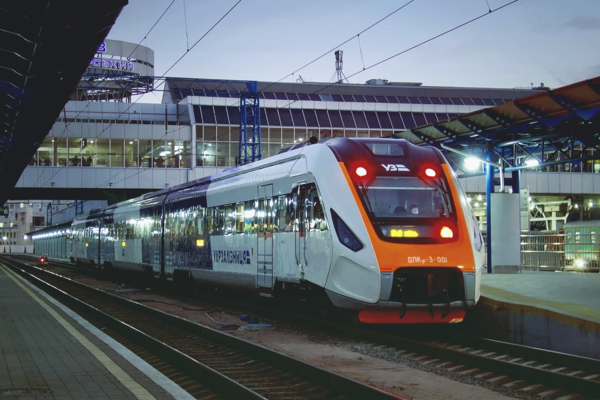 Укрзализныця снова  запускает международное сообщение с Венгрией и Австрией