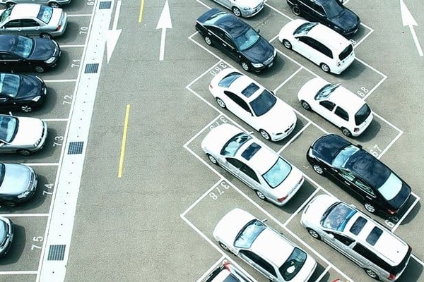 Впервые за 12 лет в Киеве хотят повысить тарифы на платную парковку