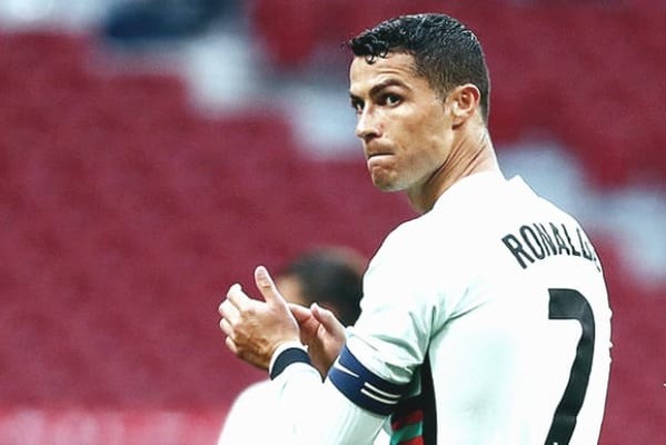 Акции Coca-Cola упали после выходки футболиста Криштиану Роналду