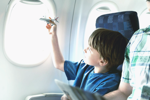 Пассажиры авиакомпании Qatar Airways могут получить бесплатные детские билеты на рейсах из Киева