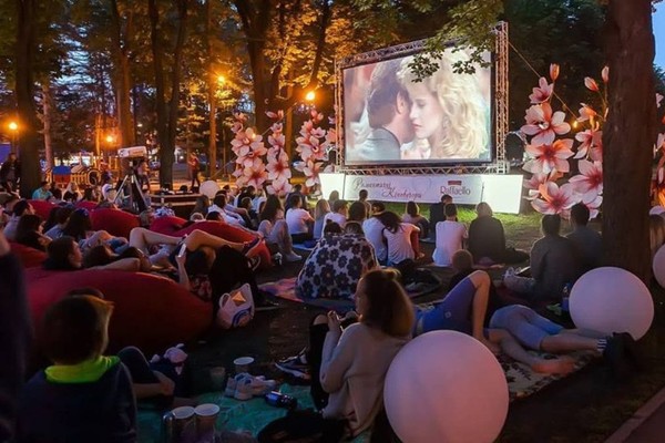 Де в Києві дивитись кіно просто неба