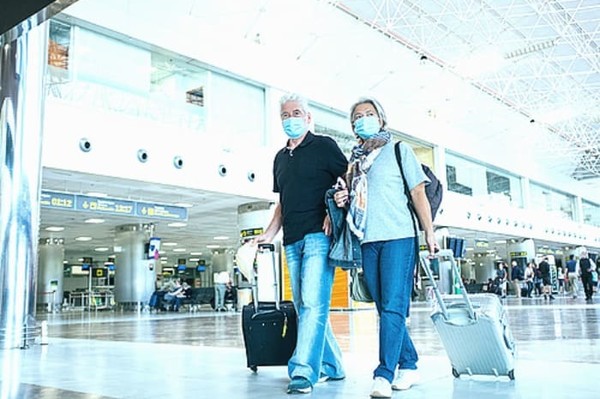 Украинцы, привитые вакциной CoronaVac, могут полететь в 10 европейских стран