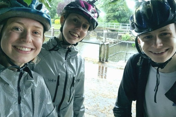 В трех британцев ударила молния, когда они делали селфи (фото)