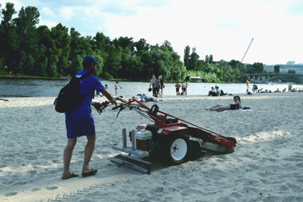 В Киеве из-за аномальной жары на всех пляжах запретили купаться