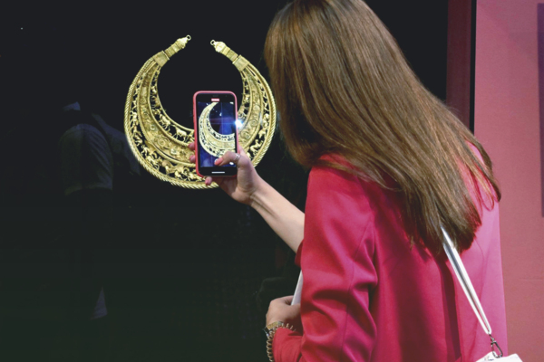 В музее Киева открылась выставка, на которой можно увидеть золотую пектораль