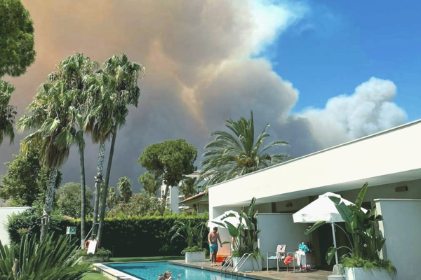 В МИДе просят украинских туристов воздержаться от поездок в Турцию в связи с пожарами