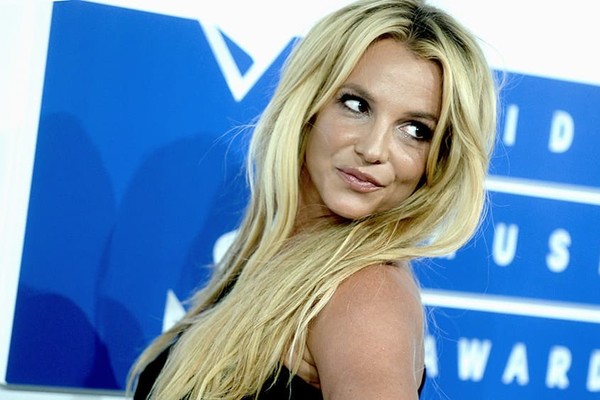 Отец Бритни Спирс решил отказаться от опекунства над ней