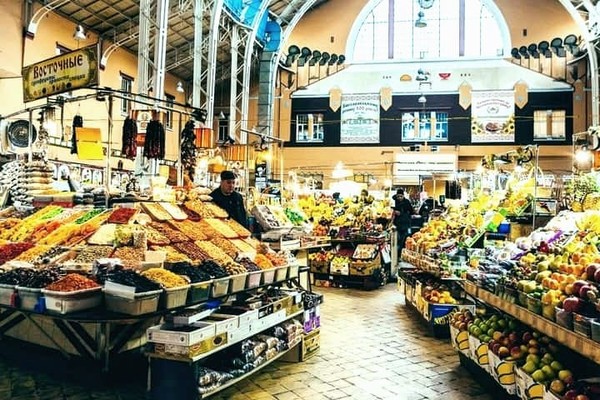 Бессарабский рынок запустил услугу доставки продуктов в Киеве