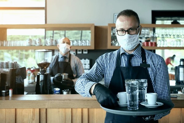 Минздрав может ослабить карантинные ограничения для ресторанов: какие условия