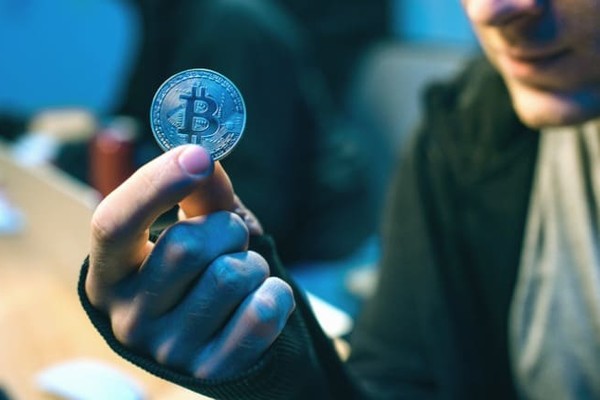 Американский журналист создал криптовалюту 