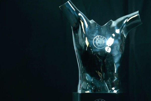 УЕФА назвал тройку номинантов на звание лучшего футболиста года