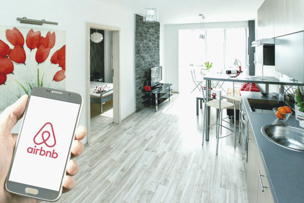 Airbnb предоставит бесплатное жилье для 20 тысяч беженцев из Афганистана