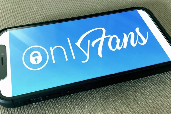 На OnlyFans решили не запрещать контент сексуального характера